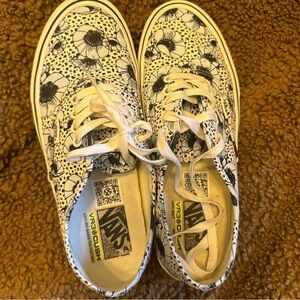 Vans size 9.5 women’s blue flowers VR3 CUSH bio-based worn once